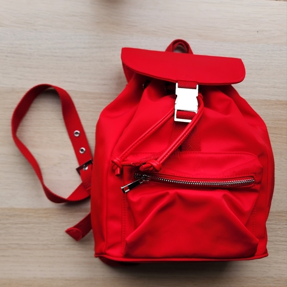 NEW Nylon waterproof mini backpack - Picture 2 of 8